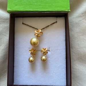 Le Mana Perles necklace and earrings